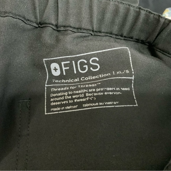 FIGS Black Men Scrub Set. Scrub Top XL. Scrub Bottoms XL. - Picture 14 of 14